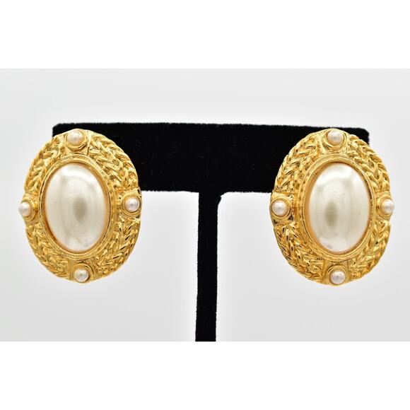 Vintage Oval Earrings White Pearl Gold Tone Heavy Chunky NOS USA 1980s BinAE - Picture 1 of 12